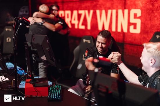 LPL八强赛季精彩回顾 Rookie险中求生 涅槃大王遗憾出局